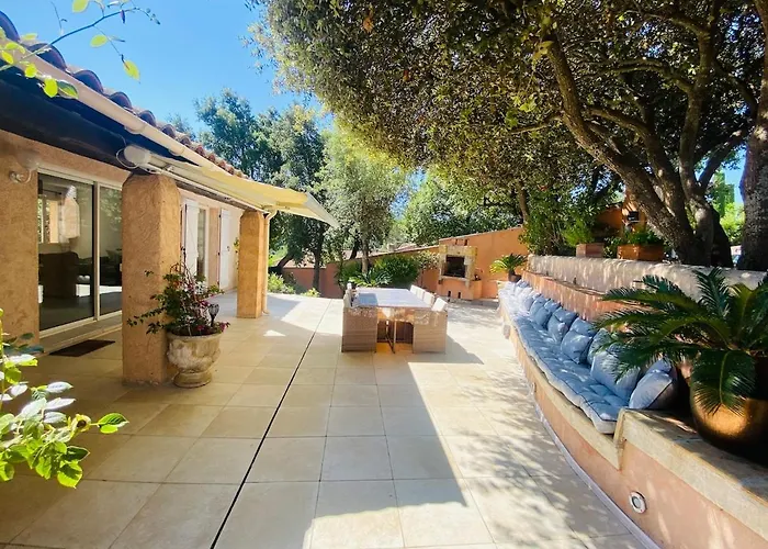 Maison De Βίλα Cogolin